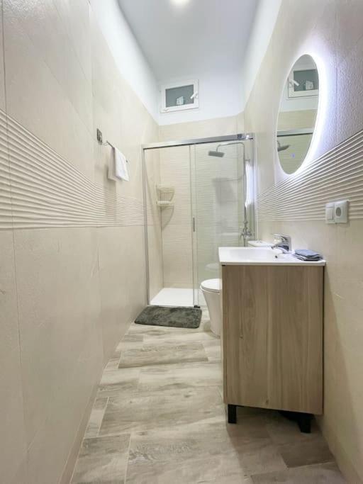 Cerca Del Centro Y Luminoso Apartment Madrid Luaran gambar